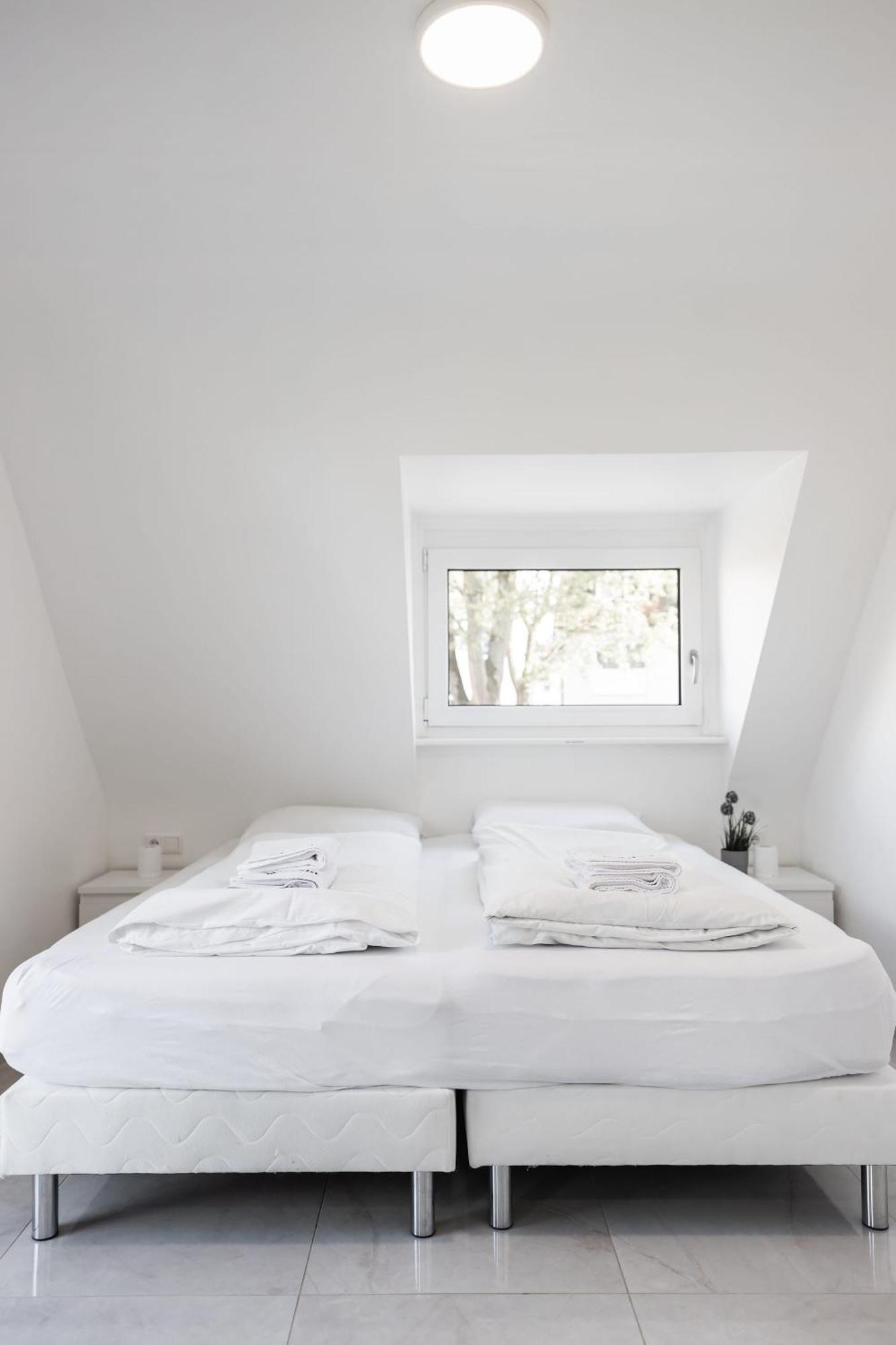 By Staystay I 24 Check-in Guest house